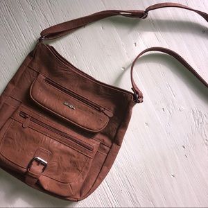 Super cute over the shoulder brown purse  👜🖤